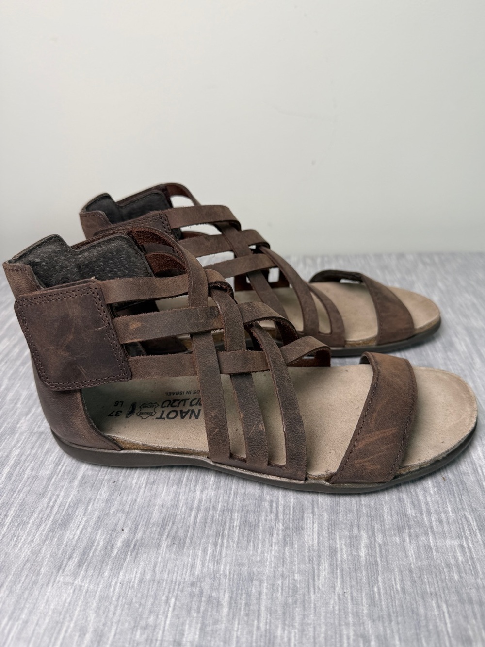 Naot Marita Gladiator Sandals Crazy Horse Leather Brown Sz 6/37
